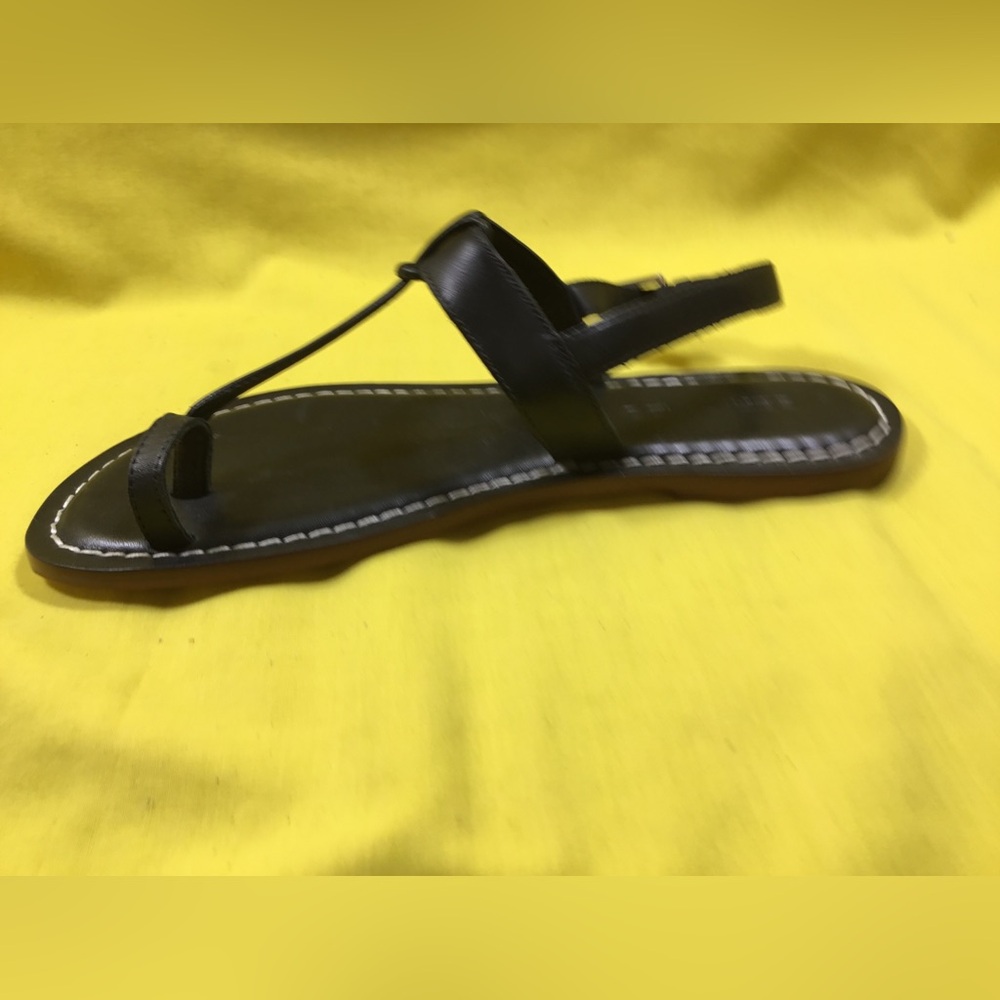 Bernardo Black Leather T-Style Ankle Strap Sandals SZ 8 NWT - Picture 9 of 10